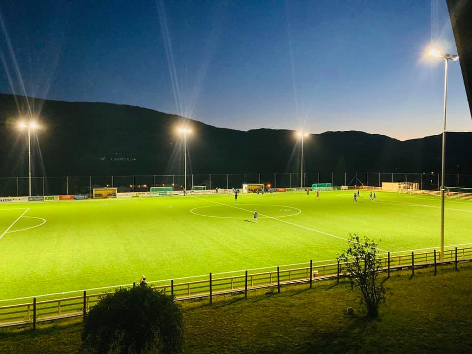 Follebu Stadion 200lux